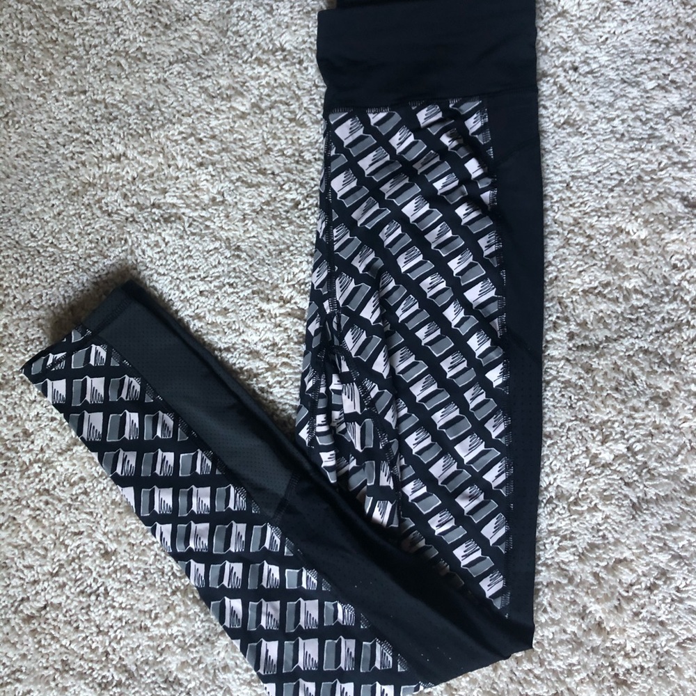 SWEATY BETTY ZERO GRAVITY LEGGINGS
